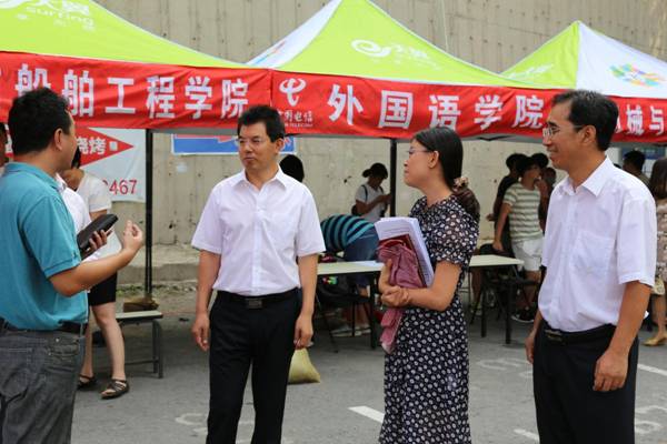 http://news.dlou.edu.cn/_upload/article/images/80/1f/67294c204e8095b129a3c8d4ab9f/fc8ec7e9-cd45-4541-b4b9-3bb553ee8547.jpg